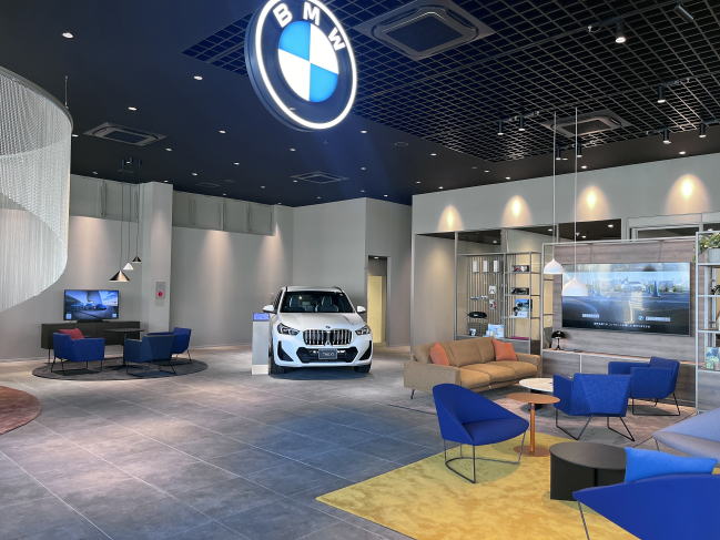 BMW 小倉　内観